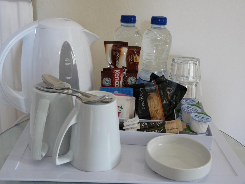 Cornerways Guest House Лландидно Экстерьер фото