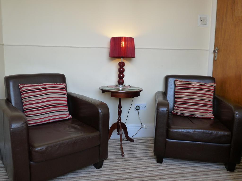 Cornerways Guest House Лландидно Экстерьер фото