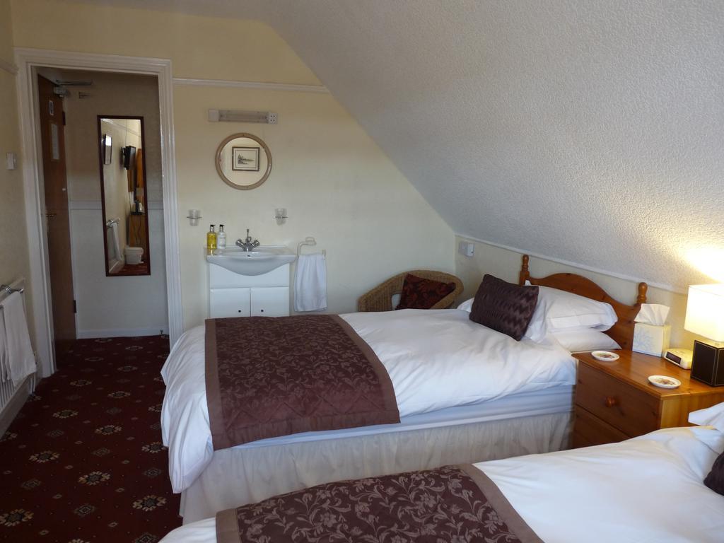 Cornerways Guest House Лландидно Экстерьер фото