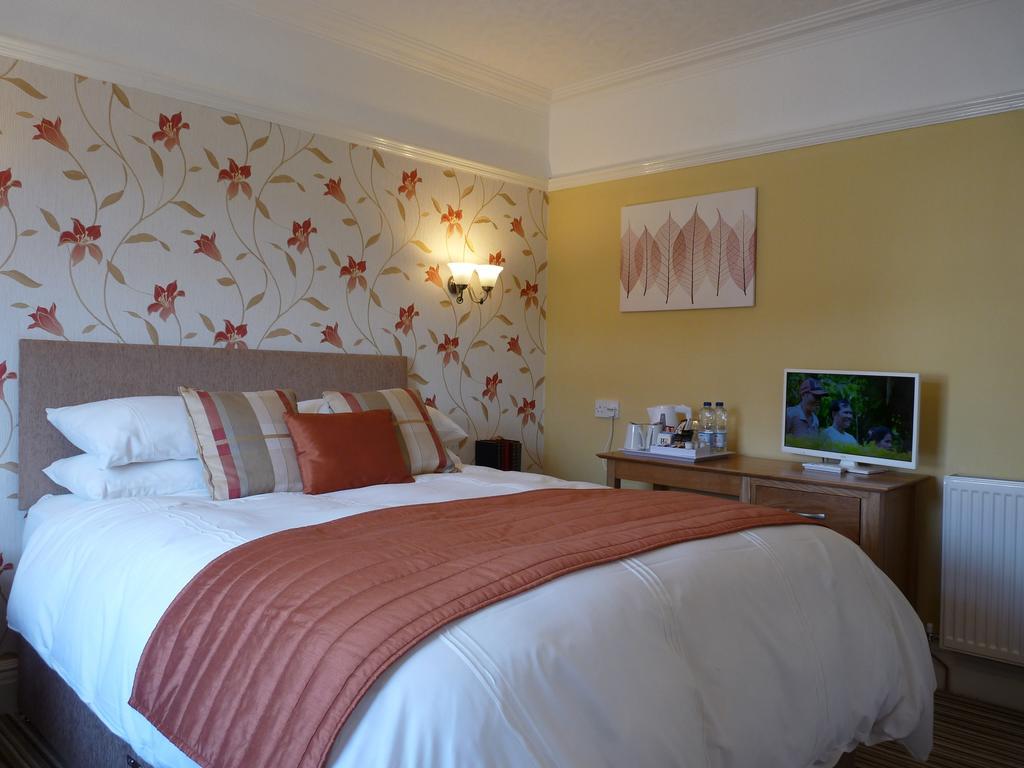 Cornerways Guest House Лландидно Экстерьер фото