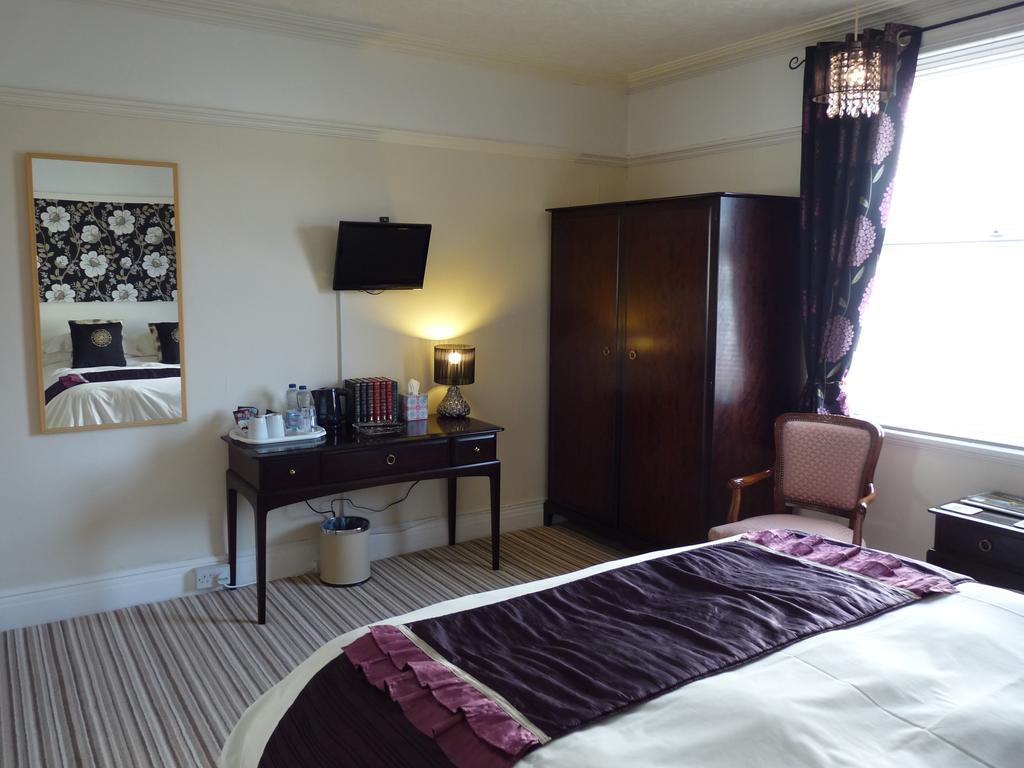 Cornerways Guest House Лландидно Экстерьер фото