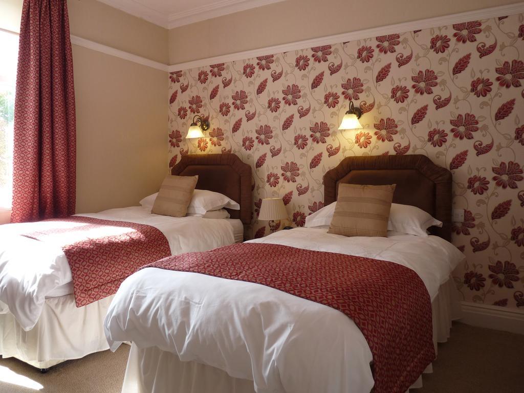 Cornerways Guest House Лландидно Экстерьер фото