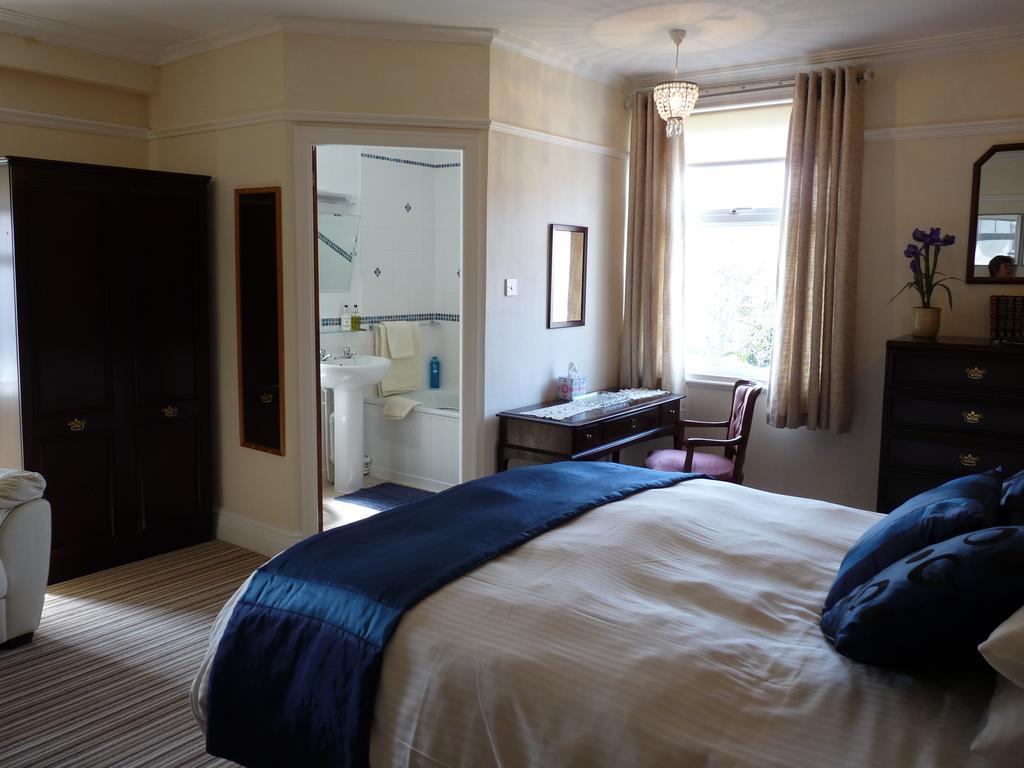 Cornerways Guest House Лландидно Экстерьер фото