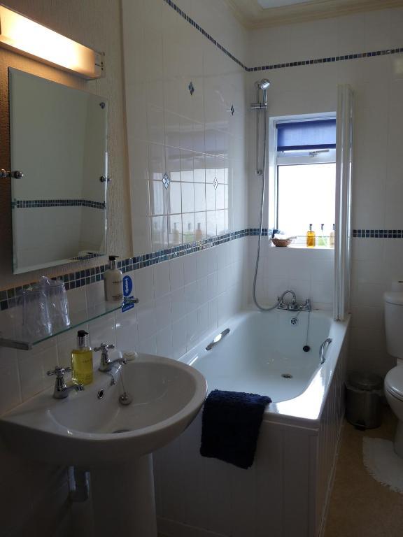 Cornerways Guest House Лландидно Номер фото