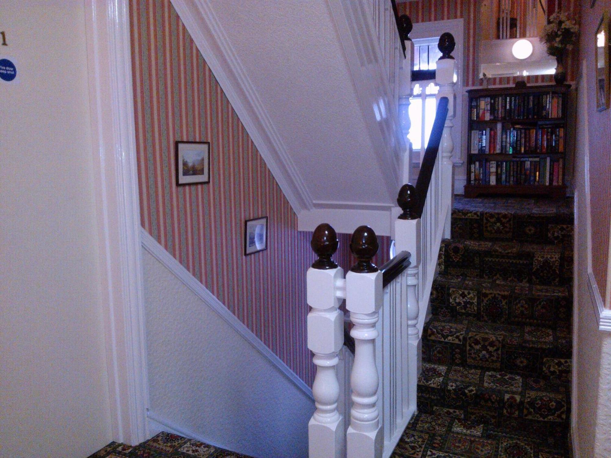 Cornerways Guest House Лландидно Экстерьер фото