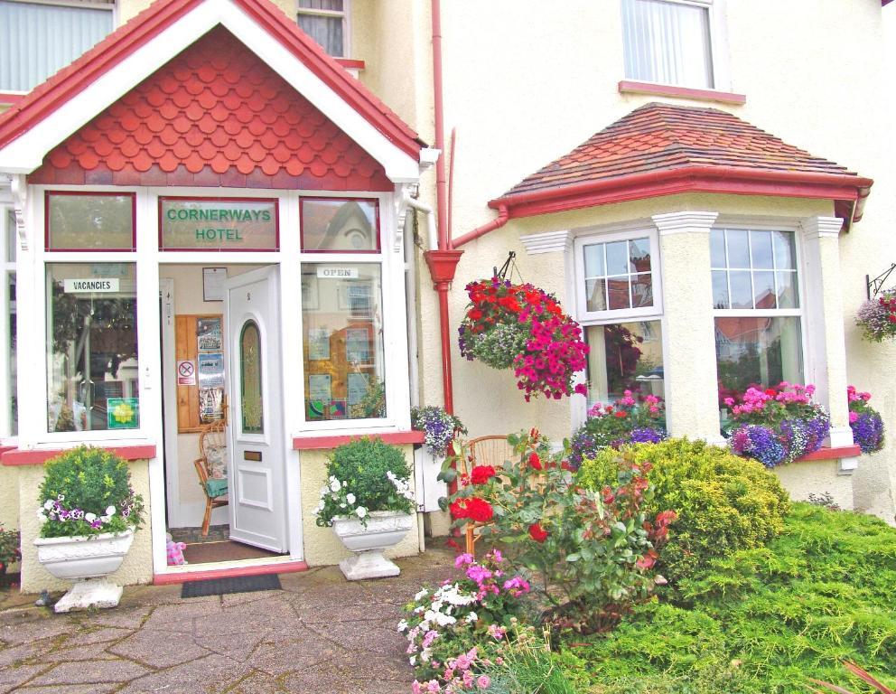 Cornerways Guest House Лландидно Экстерьер фото